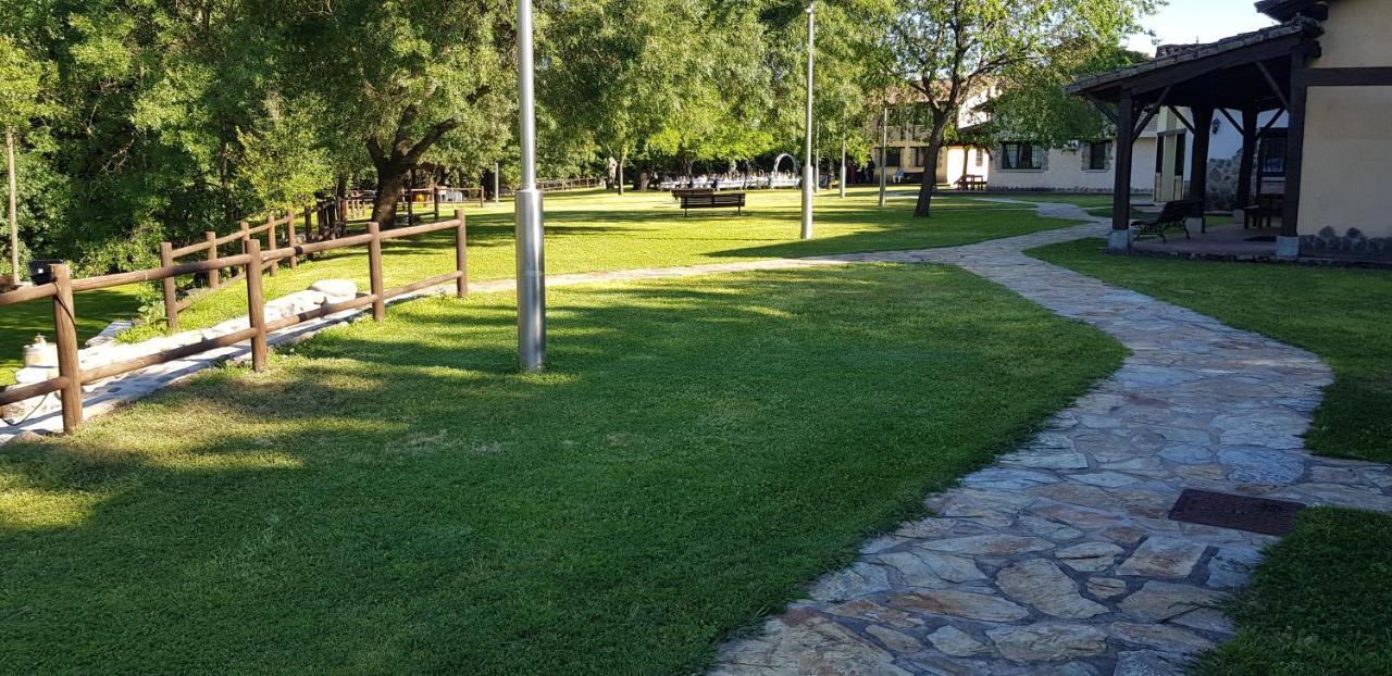 Affittacamere Esencia De Gredos Ramacastanas Esterno foto